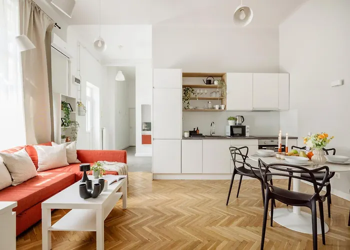 Dream Stay In Budapest-Steps To Buda Eye & Fashion Street