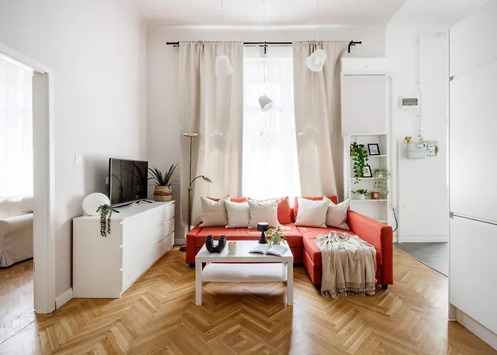 Dream Stay In Budapest-Steps To Buda Eye & Fashion Street